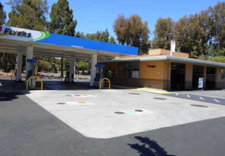 Branded Gas station in Mountain View near Downtown