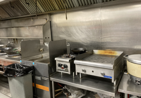 Large restaurant with full kitchen for sale in Newark