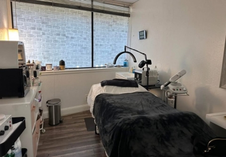 10 established Beauty salon for sale in Mountain View